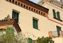 Macarena Gómez hoy y su casa en un molino único image