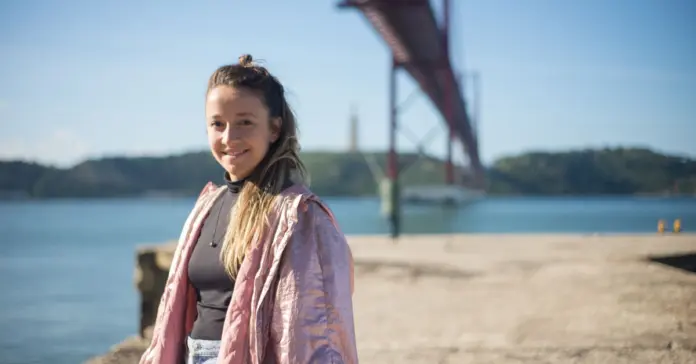 Almada impulsa a los jóvenes y revive Abril Almada impulsa a los jóvenes y revive Abril image