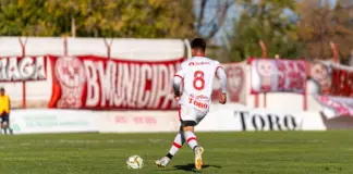 brian cipenga impulsa el ataque del Almería image