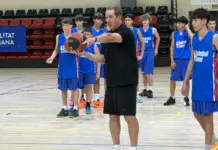 Entrenador NBA forma a jóvenes en la NBA Basketball School de La Nucía