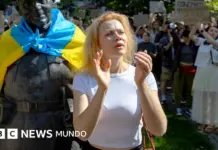 Protestas masivas en Ucrania por destitución del ministro de Defensa