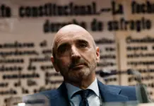 Las revelaciones sobre Plus Ultra comprometen a Zapatero