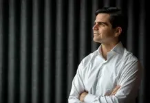 «Diego del Alcázar reflexiona sobre identidad y tecnología en su nueva novela»