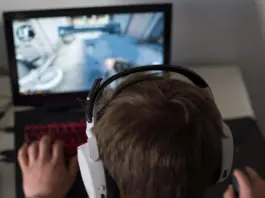 El fenómeno mundial de «esconderse con muñecos» arrasa en los videojuegos