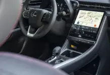Descubre el impresionante Lexus LBX 2026 con pantalla de 12,3″ y Apple CarPlay