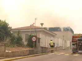 16.000 desalojados por incendio en La Vall d’Uixò (Castellón)