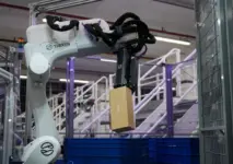 Mango se alía con Theker para renovar su centro logístico con robots