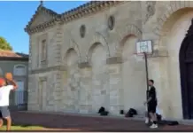 Entrenamiento de Jimmy Butler en un castillo francés
