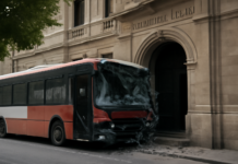 Autobús choca contra Diputación de Lleida: 43 heridos, 4 graves.