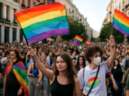 Imágenes del Orgullo LGTBIQ+: ¡Desfile y resistencia en Madrid!