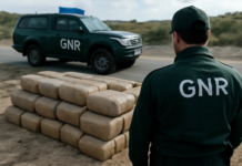 45 kilos de hachís hallados cerca de Almería por la GNR: ¿nuevo golpe al narcotráfico en el mar?