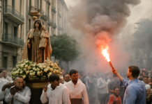 Incendio por bengala interrumpe procesión de Virgen del Carmen (54 caracteres)