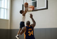 El jugador más bajo supera a Shaquille O’Neal en mates: el video viral que resurge