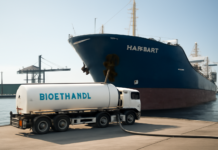 El puerto de Barcelona estrena suministro de bioetanol a buque