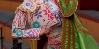 Jesulín de Ubrique y el lado más viral de Julia image