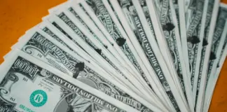 Mega gana interés con el bote y el premio de 4 millones image
