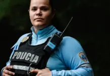 Policía y regularización masiva en España hoy Policía y regularización masiva en España hoy image