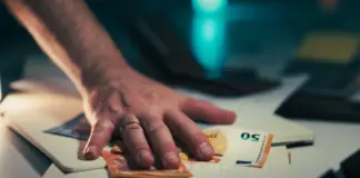 Testaferro qué es y por qué está en el foco image