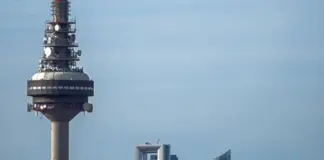 Torre Moeve arde en Madrid y se vuelve a vaciar image