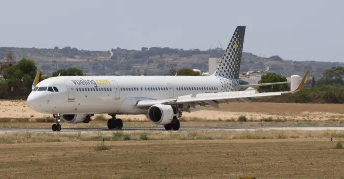 Vueling sorprende con vuelos baratos desde Sevilla Vueling sorprende con vuelos baratos desde Sevilla image