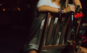 Amaia Montero vuelve a emocionar en directo image