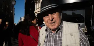 Amancio Ortega compra en París y rompe récord image