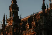 Comisión Europea y el giro que cambia la luz en España Comisión Europea y el giro que cambia la luz en España image