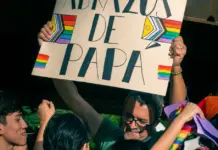 Carlos Alcaraz emociona a España con su abrazo viral Carlos Alcaraz emociona a España con su abrazo viral image