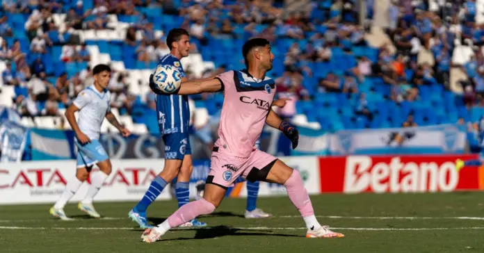 Héctor Fort gana fuerza para dar el salto a la Real Héctor Fort gana fuerza para dar el salto a la Real image