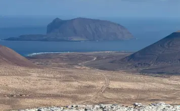 Jesús Calleja cuenta su escapada a La Mareta con Sánchez image
