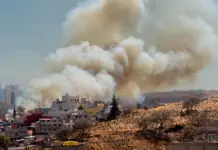 Navaluenga en alerta por el incendio y su avance Navaluenga en alerta por el incendio y su avance image