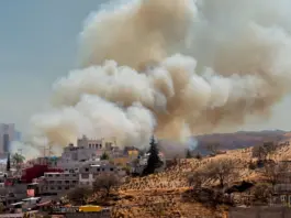 Navaluenga en alerta por el incendio y su avance Navaluenga en alerta por el incendio y su avance image
