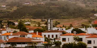 Tenerife celebra a Pedri en el regreso a Tegueste image