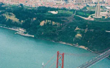Almada celebra a los jóvenes con cultura y Abril image