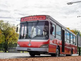 ag-53 corta el tráfico tras arder un autobús ag-53 corta el tráfico tras arder un autobús image