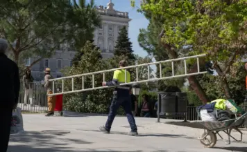 calendario laboral madrid 2026 con puentes y festivos image