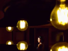 Carmen Alcayde y su novio toy boy sorprenden en plató Carmen Alcayde y su novio toy boy sorprenden en plató image