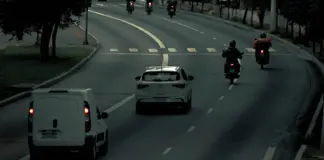 Colisión en la AP-9 deja dos motoristas graves image