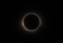Dónde ver el eclipse y saber si te taparán nubes image