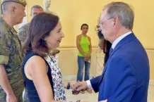Visita sorpresa de la ministra de Defensa en Ceuta