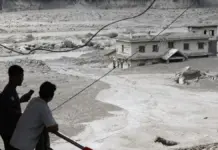 Riada en Nepal-Tíbet: 55 muertos y 400 turistas desaparecidos