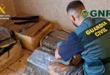 Narcolanchas y armas de guerra tras incautar 5.000 kilos de hachís