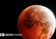 Así sorprendió al mundo el eclipse parcial de Luna de agosto
