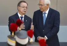 Imbroda acusa a Sánchez de pleitesía con Marruecos por el Rey