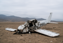 Tragedia aérea en Nazca, Perú: avioneta se estrella tras despegar de Pisco.
