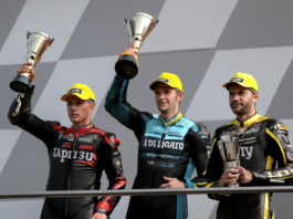 Triplete de Aprila en Gran Bretaña: Fernández, Martín y Bezzecchi en el podio