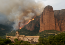 «Alerta en San Juan de la Peña: incendio en Riglos pone en riesgo la cuna de Aragón»