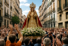 Madrid no se detiene: los madrileños aclaman a la Virgen de la Paloma