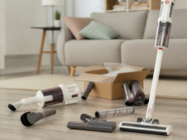 7 errores al comprar un aspirador escoba barato, según un experto