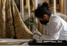 Cómo conservar el patrimonio textil de la Virgen de los Reyes